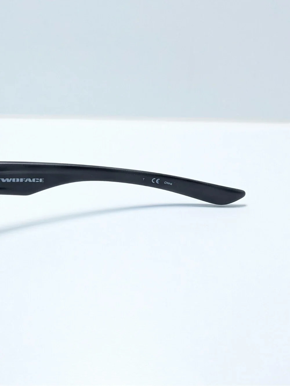Oakley Twoface OO9189-41 Red Black Wraparound Men’s Sports Fashion Sunglasses